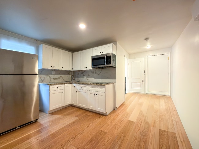 2129 Pine St in Philadelphia, PA - Building Photo - Building Photo