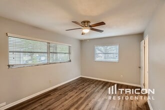 2027 Dunston Cove Rd in Clearwater, FL - Building Photo - Building Photo