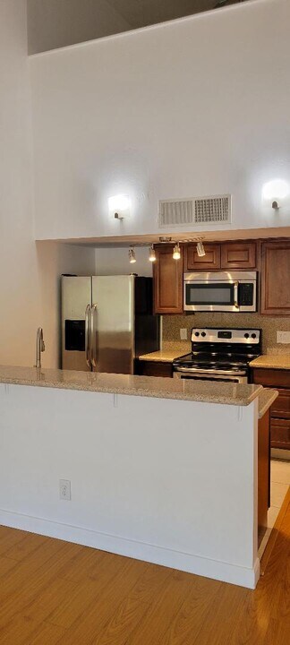 6131 Rancho Mission Rd, Unit 304 in San Diego, CA - Building Photo