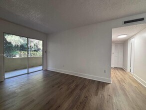 4630 NW 102nd Ave in Doral, FL - Building Photo - Building Photo