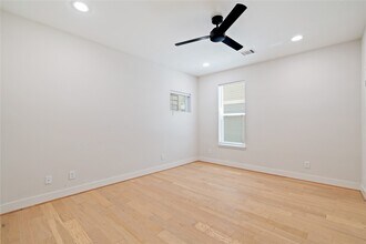 2206 Lou Ellen Ln in Houston, TX - Building Photo - Building Photo
