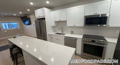 14 Sturtevant Terrace, Unit 1 in Medford, MA - Building Photo - Building Photo