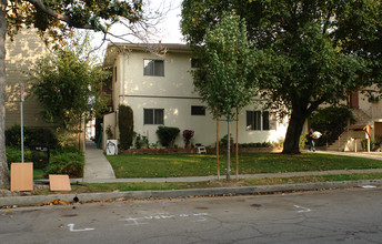 1134 N Columbus Ave in Glendale, CA - Building Photo - Building Photo