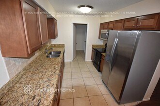 18479 Evergreen Rd in Ft. Myers, FL - Foto de edificio - Building Photo