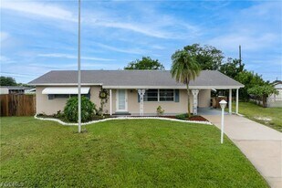 312 Grovewood Ave S in Lehigh Acres, FL - Building Photo