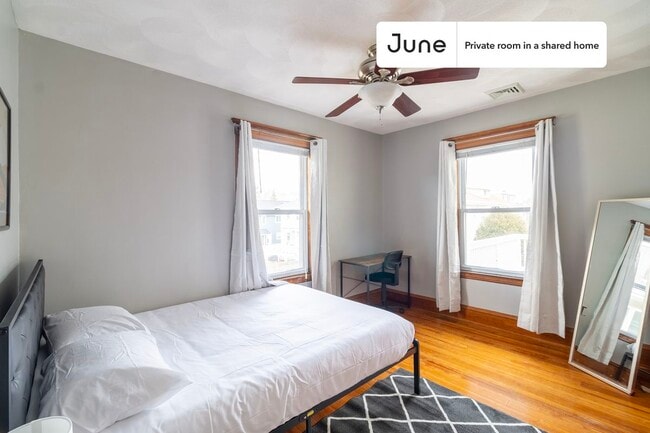 Room in Shared 5 bed/2 bath home in Medford, MA - Building Photo - Building Photo