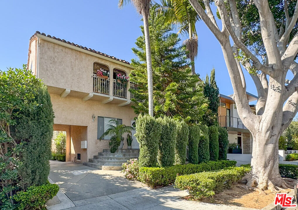 8920 Rangely Ave in West Hollywood, CA - Building Photo