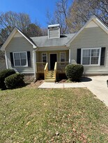 Room in Single Family Home on Brookside Dr SE in Mableton, GA - Building Photo