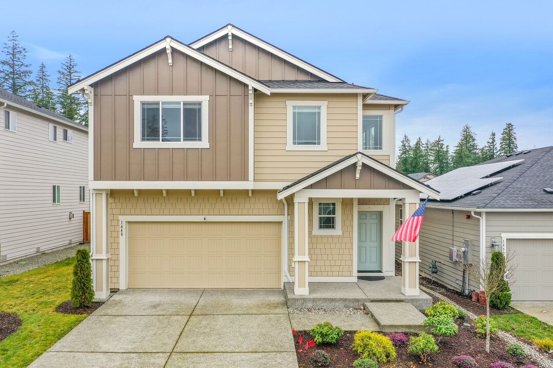 1448 Baker Hts Lp in Bremerton, WA - Building Photo