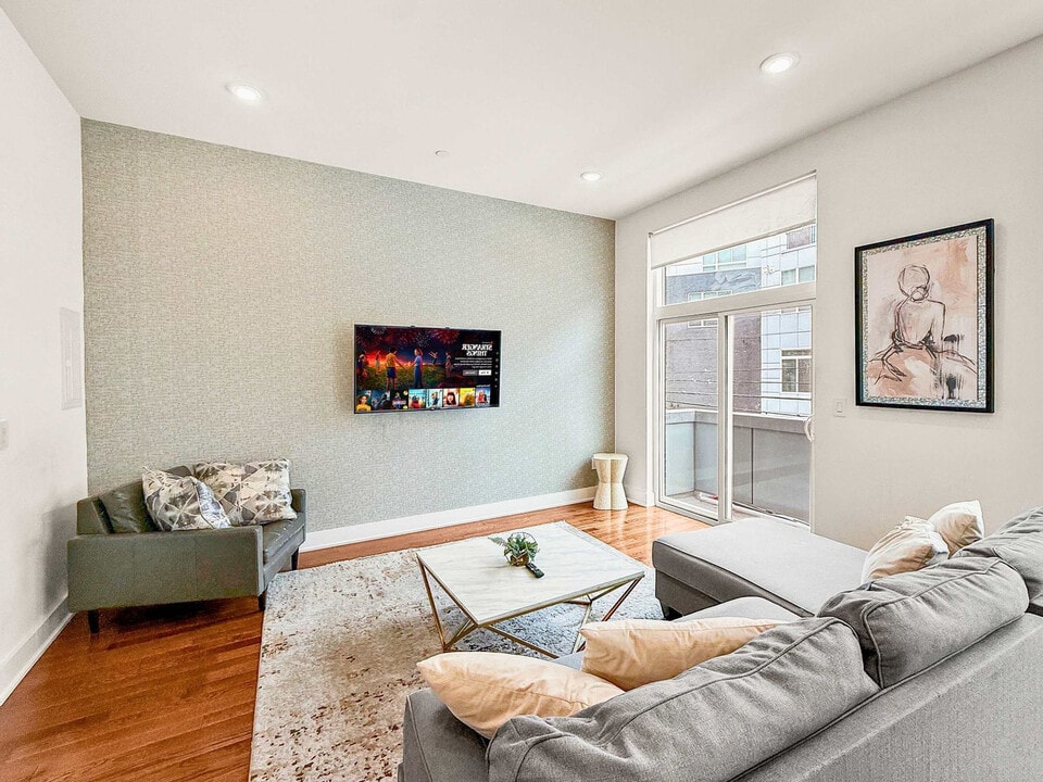 1102 Germantown Ave in Philadelphia, PA - Building Photo