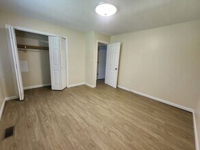 910 N 10th St in Terre Haute, IN - Building Photo - Building Photo