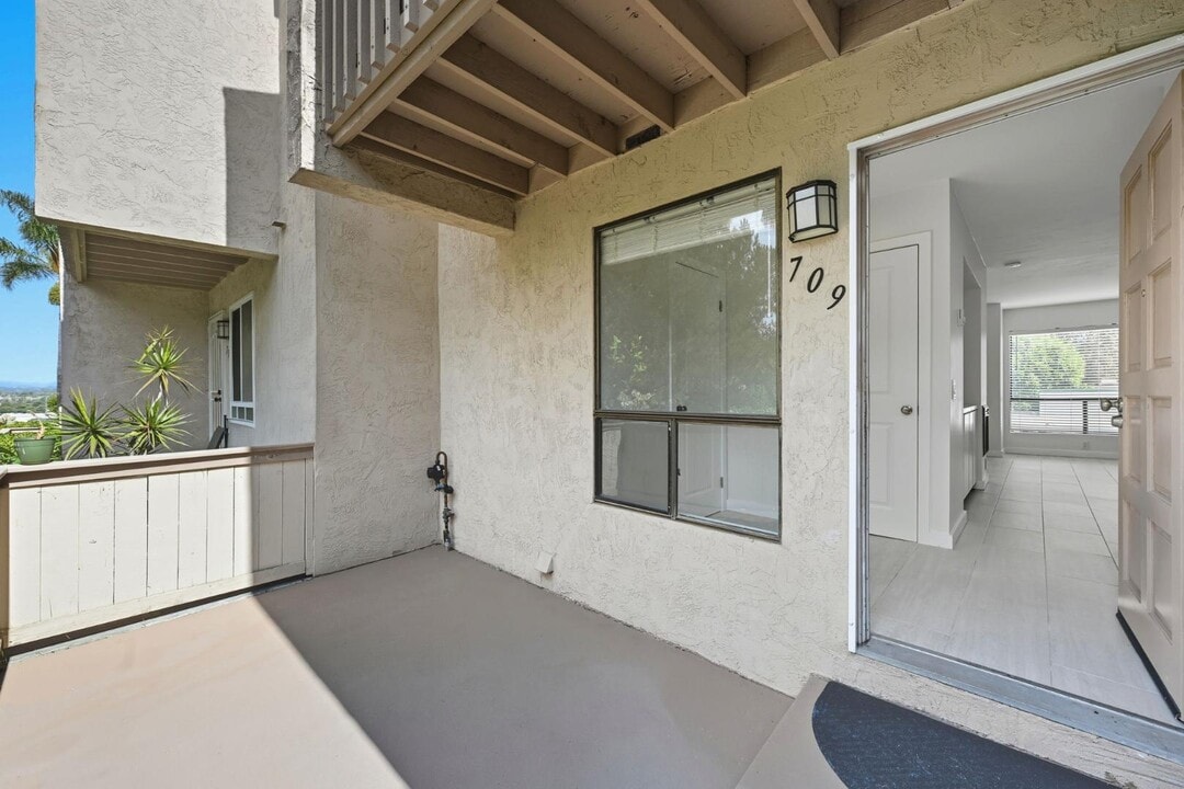 709 Copper Dr in Vista, CA - Building Photo