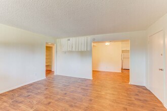 Creekside At Amherst Apartments in Denver, CO - Building Photo - Building Photo