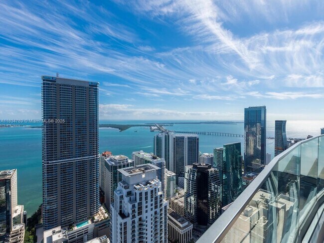 1000 Brickell Plaza, Unit 3204 in Miami, FL - Building Photo - Building Photo
