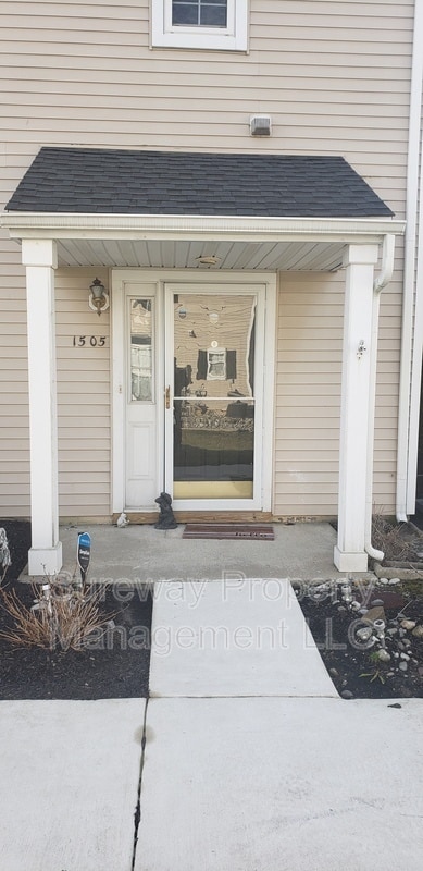 property at 1505 Saxony Dr