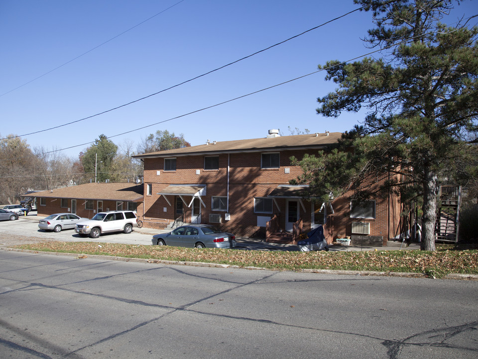 6430 Urbandale Ave in Des Moines, IA - Foto de edificio