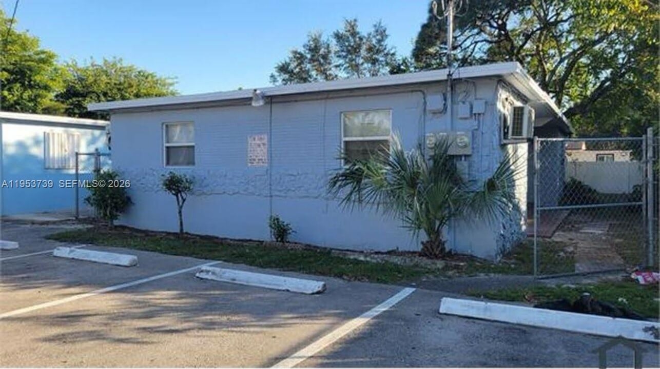 1808 NW 9th St in Fort Lauderdale, FL - Building Photo