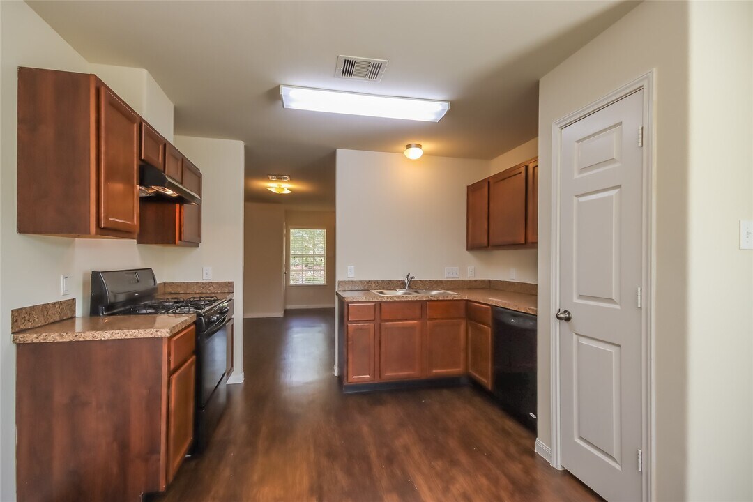 13103 Aiden Cir in Houston, TX - Building Photo