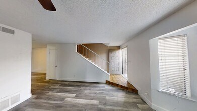 4676 E Alamos Ave in Fresno, CA - Building Photo - Building Photo