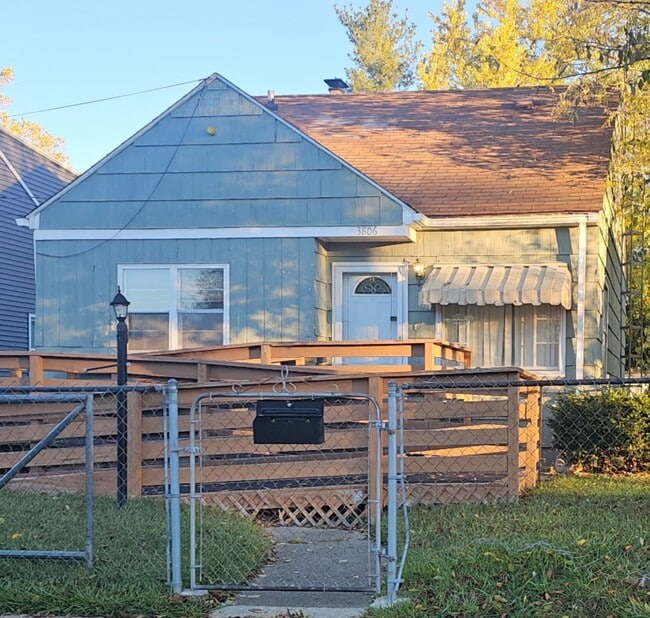 3806 Herrick St in Flint, MI - Building Photo - Building Photo