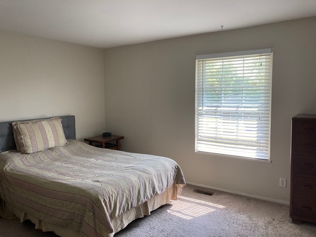 625 McGuffey Ave, Unit 304 in Oxford, OH - Building Photo - Building Photo