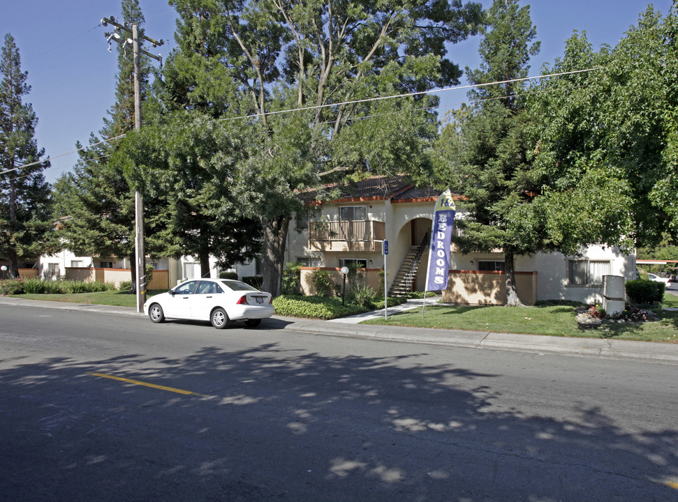 Pacific Oaks Apartments in Sacramento, CA - Foto de edificio