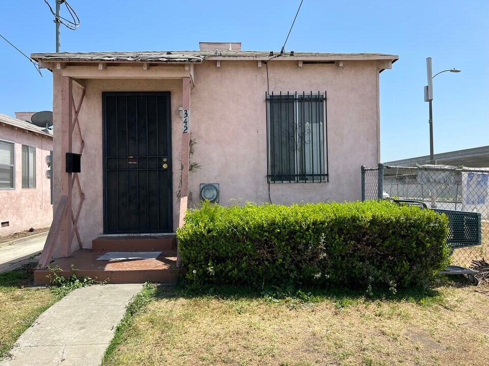 342 W 52nd Pl, Unit 342 in Los Angeles, CA - Building Photo