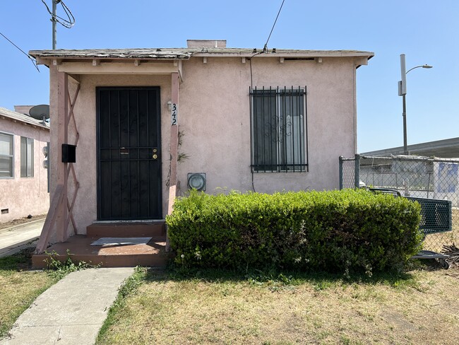 342 W 52nd Pl, Unit 342