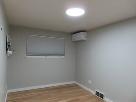 17904 1st Ave NE in Shoreline, WA - Building Photo