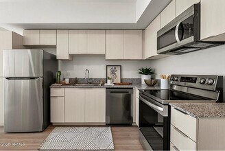 9275 N 29th Ave in Phoenix, AZ - Building Photo - Building Photo