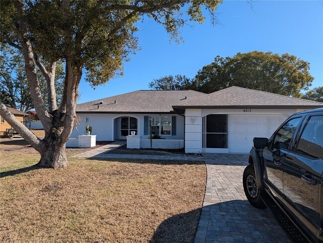 8213 Pagoda Dr in Spring Hill, FL - Building Photo - Building Photo