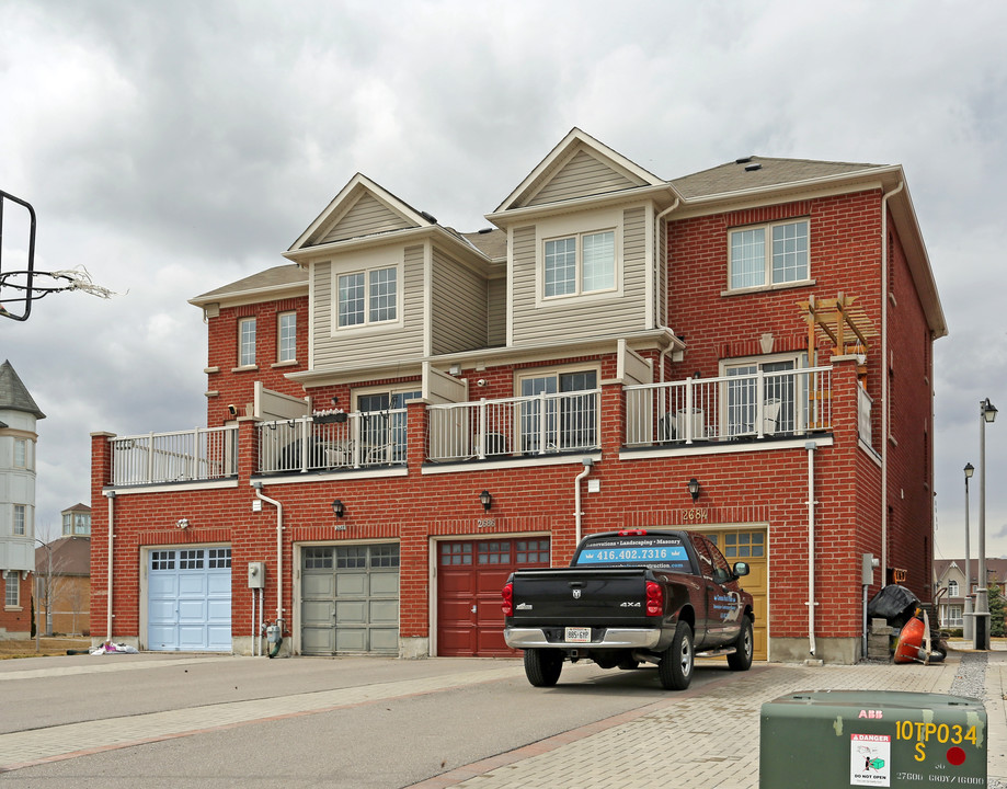 2684-2690 Bur Oak Ave in Markham, ON - Building Photo