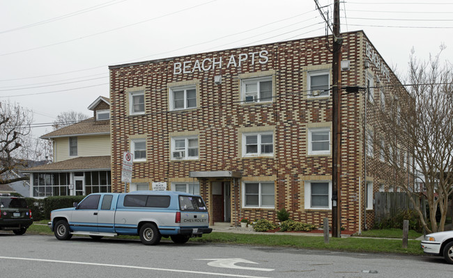 Beach Apartments in Virginia Beach, VA - Building Photo - Building Photo