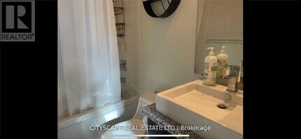 339 Rathburn Rd W in Mississauga, ON - Building Photo - Building Photo