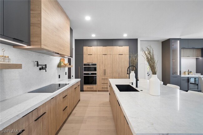 1677 Northgate Dr in Naples, FL - Building Photo - Building Photo