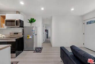 7705 Baird Ave in Los Angeles, CA - Building Photo - Building Photo