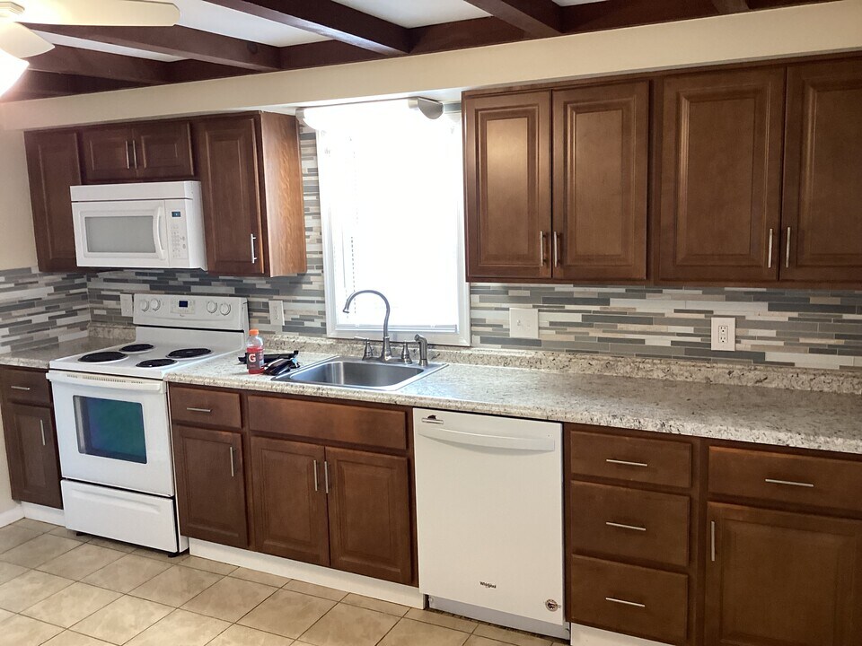 614 McAlpine St, Unit A in Avoca, PA - Building Photo