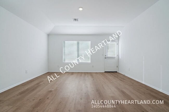 12112 SW 36th St in Mustang, OK - Building Photo - Building Photo