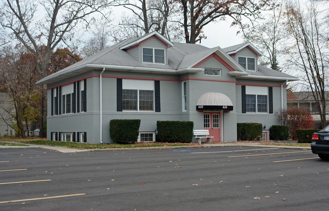 620 Rickett Rd in Brighton, MI - Building Photo