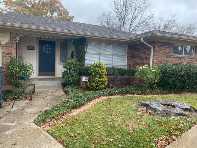 704 Downing Dr