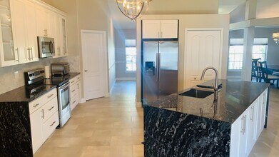 9020 Lake Coventry Ct in Gotha, FL - Building Photo - Building Photo