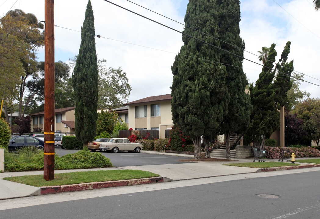 Parkview Apartments in Santa Barbara, CA - Building Photo