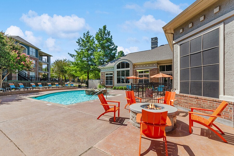 Belmont at Duck Creek in Garland, TX - Foto de edificio