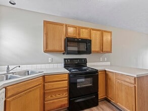 6901 N Steamboat Dr in Lincoln, NE - Building Photo - Building Photo