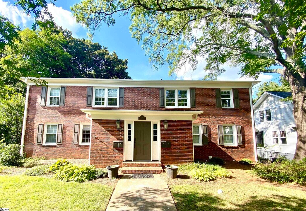 5 Whitsett St in Greenville, SC - Building Photo