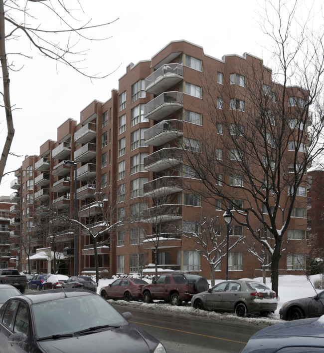 500 de la Montagne in Montréal, QC - Building Photo - Primary Photo