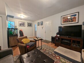 1520 W Melrose St, Unit 2R in Chicago, IL - Building Photo - Building Photo