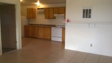 Comal Apartments in New Braunfels, TX - Building Photo - Building Photo