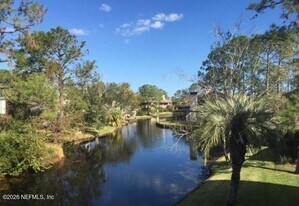 218 Cranes Lake Dr in Palm Valley, FL - Building Photo