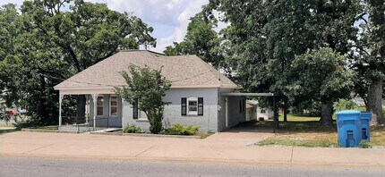 601 E Buffalo St in Bolivar, MO - Foto de edificio - Building Photo